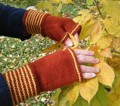 CJ's Garter Cuff Fingerless Mitts