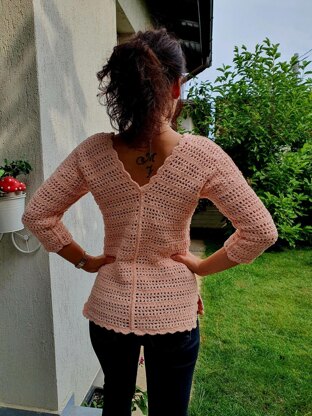 Crochet blouse for all seasons