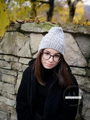 3D cables knit-look beanie