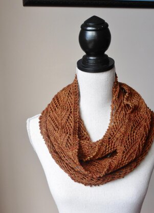 Luna Vine Cowl