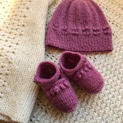 Remy Bobble Hat and Shoes - Bc78