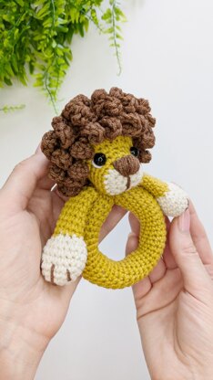 Crochet baby rattle pattern, amigurumi lion pattern, crochet safari animals pattern