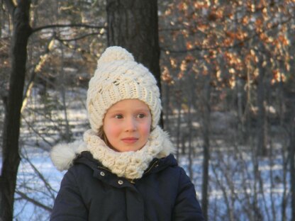 Whiteout Hat and Cowl Set