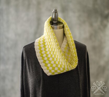 Ombre Mosaic Cowl