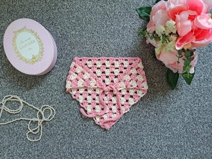 Crochet Feminine Cottagecore Bandana Pattern