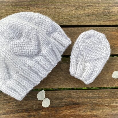 Full of Love Hat & Mitt Set