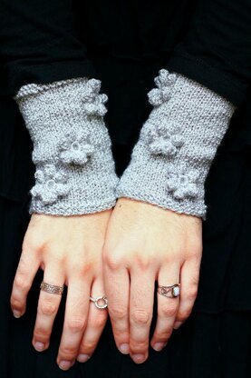 Glitzy Gloves