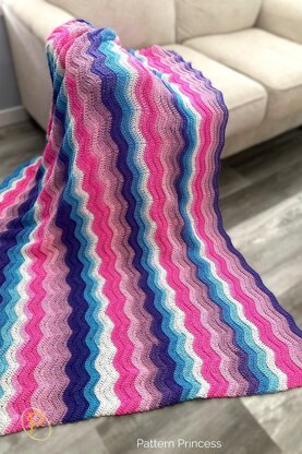 Wavy Berry Bliss Throw