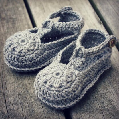 Flower Motif Baby Shoes