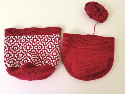 Mosaic bag in red and white