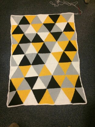 Ombre Triangle Blanket