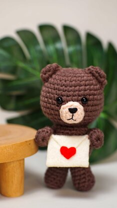 Brown bear amigurumi crochet doll pattern