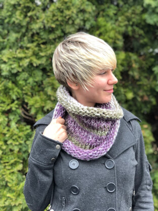 Stockinette Stitch Cowl  in Plymouth Yarn Mega Cakes - F862 - Downloadable PDF