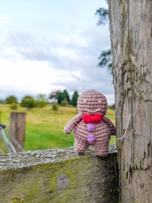 Tiny Gingerbread Man & Woman Christmas Decoration