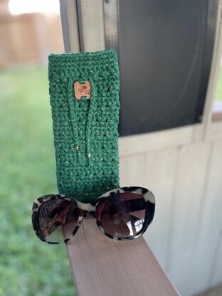 Criss Cross Sunglasses Case