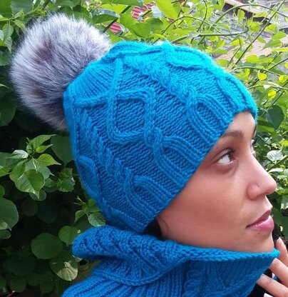 Cabled Pendant Hat