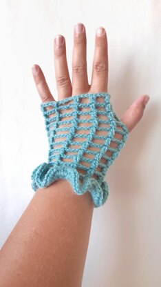 Nix lace crochet gloves