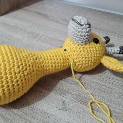 Geoff the Giraffe - UK Terminology - Amigurumi