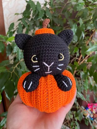 Cat in Pumpkin Halloween Decor