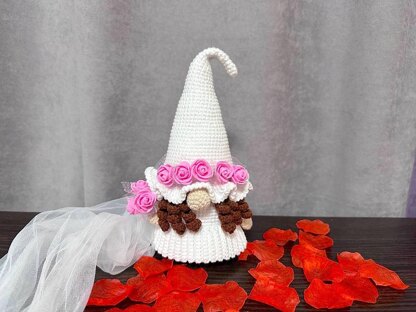 Gnome bride