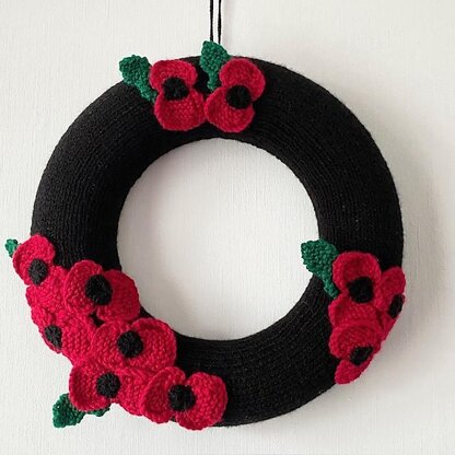 Remembrance Poppy Wreath & Figures