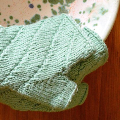 Diagonal Stitch Fingerless Gloves