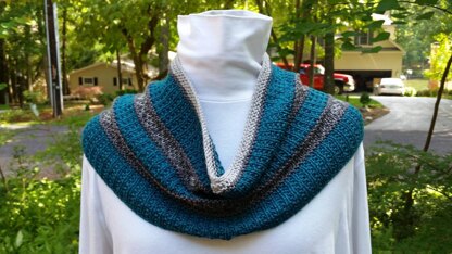 Tickle Me Teal Cowl