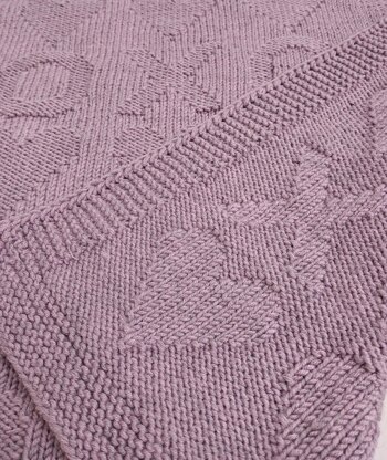 Hearts and hugs blanket