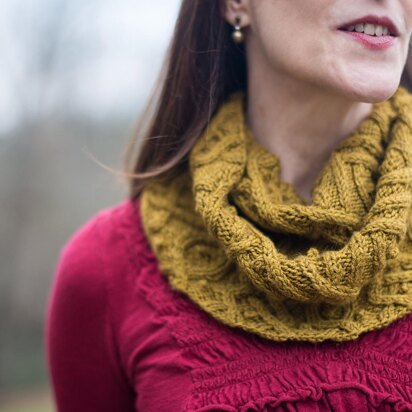 Kitra Cowl