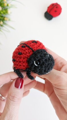 Crochet ladybug amigurumi pattern