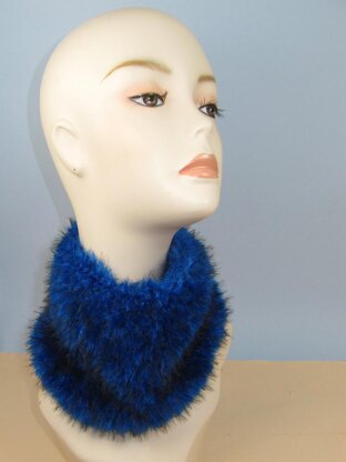 Luxury Luzia Faux Fun Fur Cowl