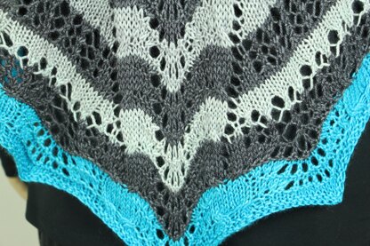 Fade to Blue Faroese Shawl