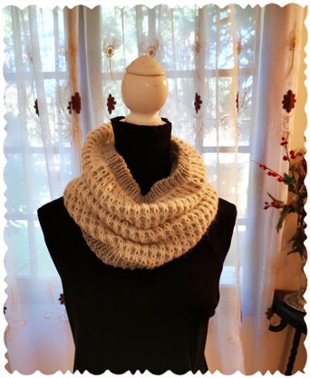 Luxe Snowy Cowl (Beginner Knitter)