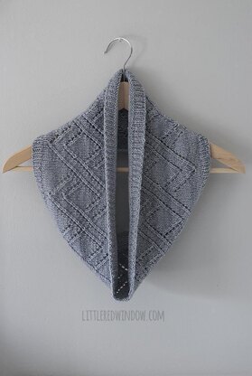 Mary Lace Cable Cowl