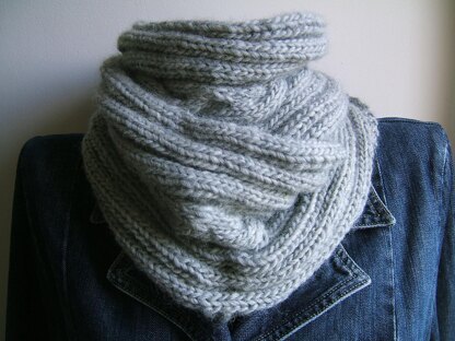 Cable Rib Cowl Effect Neckwarmer