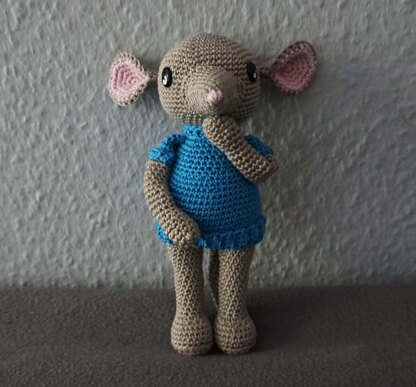 Crochet Pattern for the Mouse Mauzi!