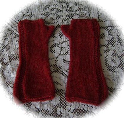 ELEGANT FINGERLESS GLOVES