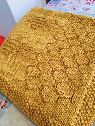 Bumble Bee Blanket Knitting pattern by Knit Sew Make