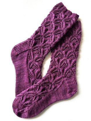 Ogee Flow Socks
