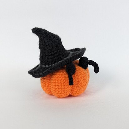 Dark Dragon Pumpkin & Witch Hat from Sky
