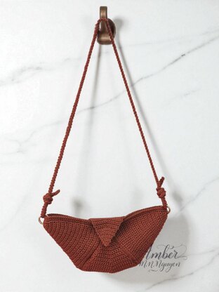 Crochet Croissant Clutch Pattern
