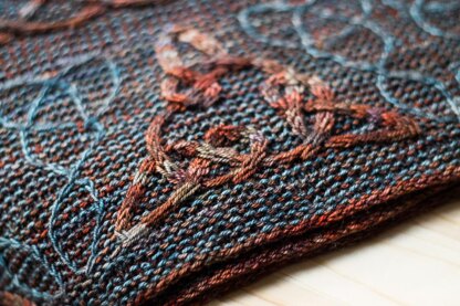 Lindisfarne shawl