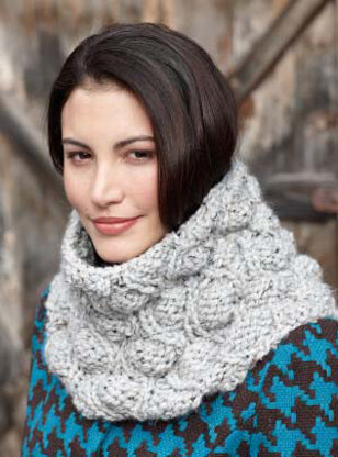 Pod Stitch Cowl in Lion Brand Wool-Ease Thick & Quick - L0674