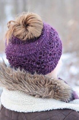 Diamond Lace Messy Bun Hat