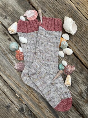 Shell Seeker Socks