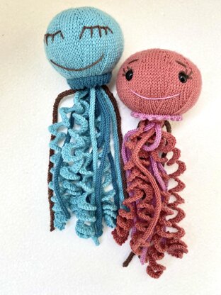 Pattern: Knitted jellyfish, toy for newborn baby