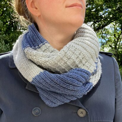 Sampler Infinity Scarf