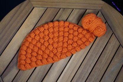 Bobble stitch half circle