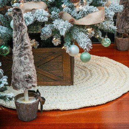 Wreath Tree Skirt