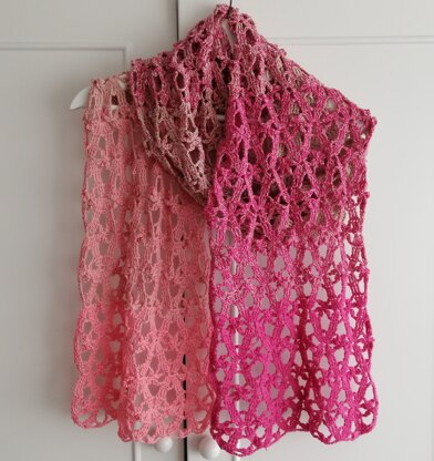 Pink blosson crochet stole